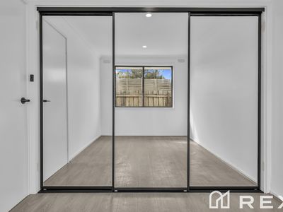 2 / 16-18 Heywood Crescent, Cranbourne North