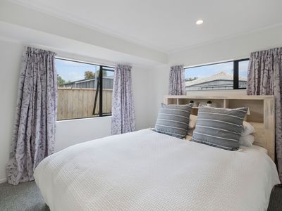 9 Suncrest Drive, West Harbour