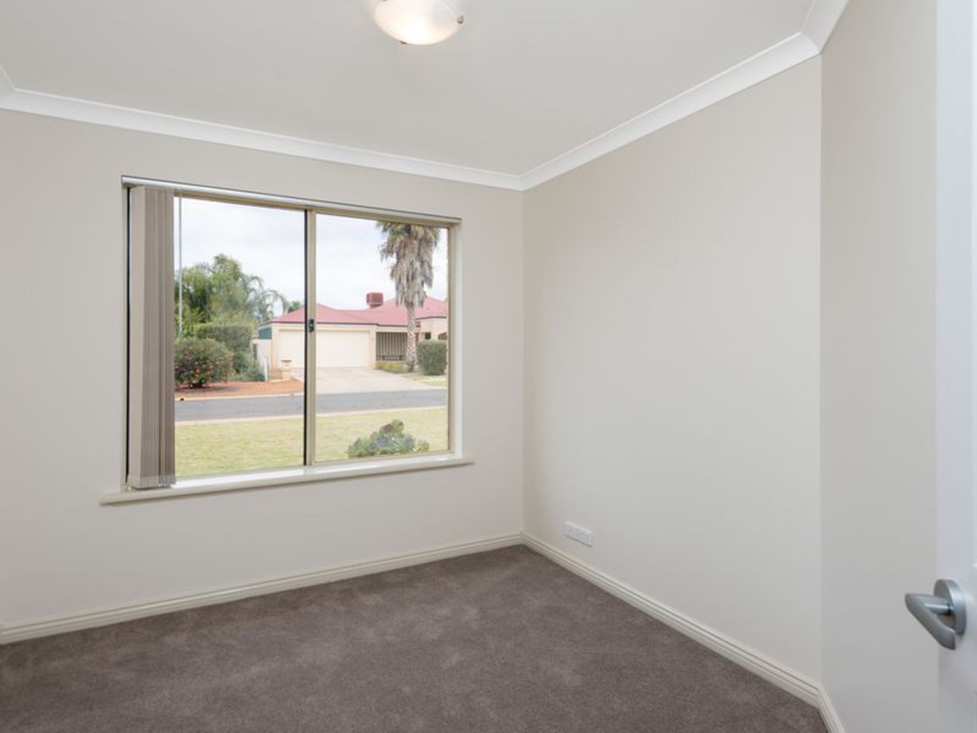 25 Longmore Parade, Broadwood