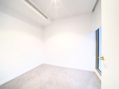 A905 / 80 Waterloo Road  (entry via Byfield St), Macquarie Park
