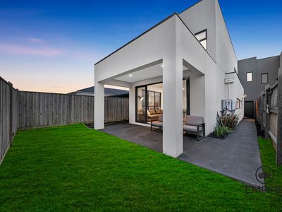 7 Walhallow Drive, Clyde North