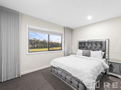 2 / 33 Arcadia Avenue, Hallam