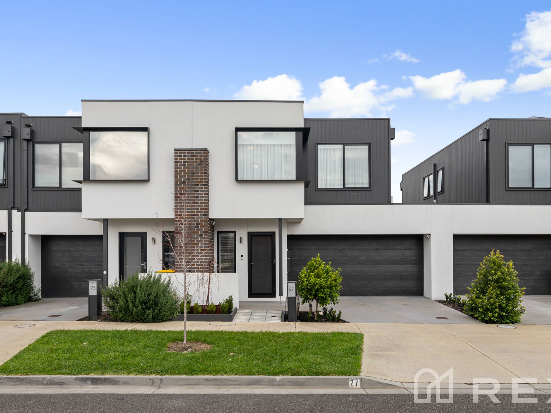 27 Flaxlilly Crescent, Officer