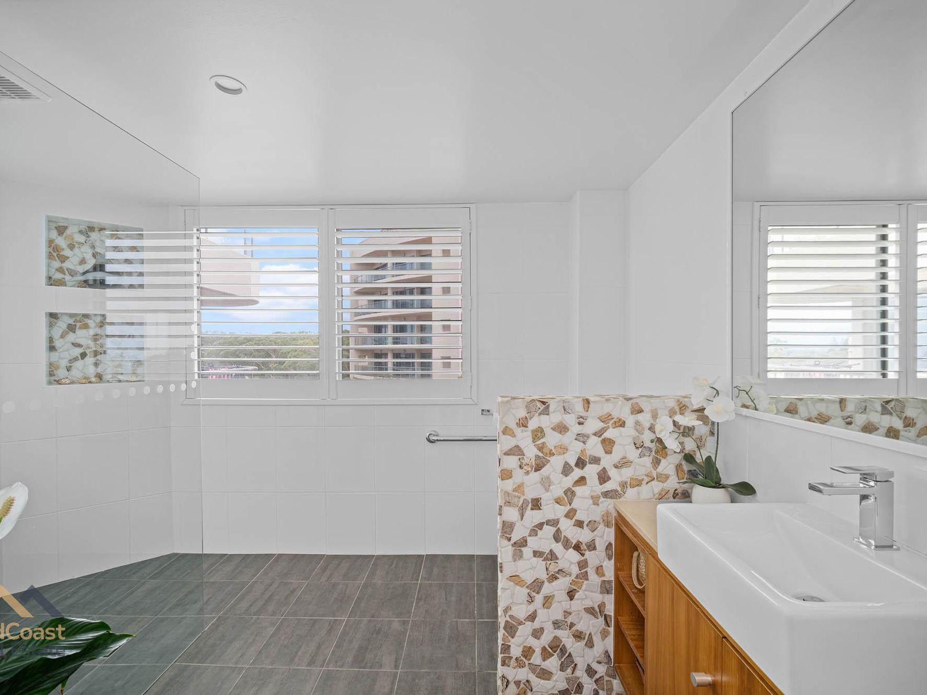 702 / 45 Head Street, Forster