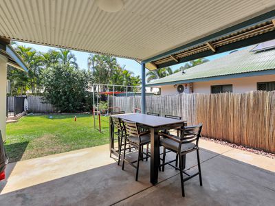 11 Buckingham Street, Gunn