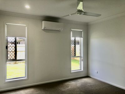 15 Langland Circuit , Walloon