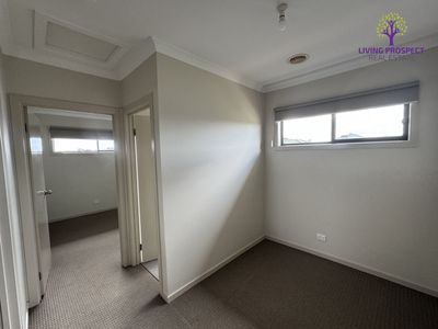 1 / 5 Equine Court, Tarneit