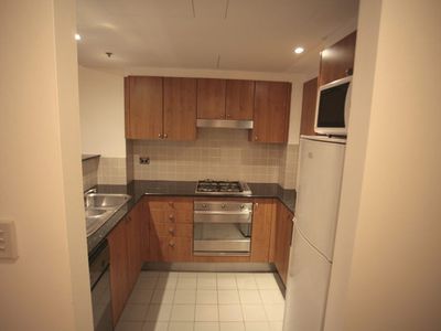 802 / 1 Hosking Place, Sydney