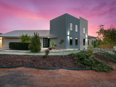 46 Longmore Parade, Broadwood