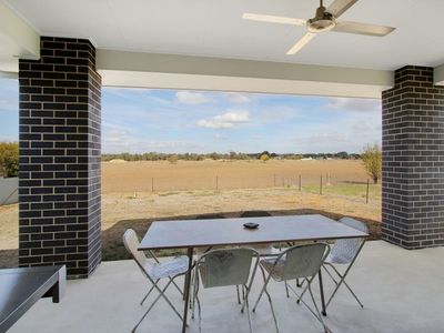 10 Howlong Rd, Rutherglen