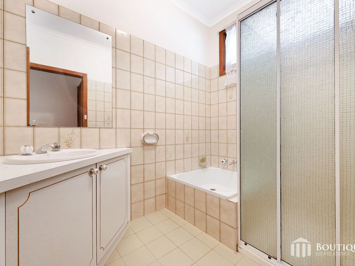 16 Oxford Court, Dandenong North