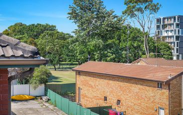 9 / 8 Flack Avenue, Hillsdale