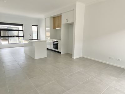 18 Mayall Cres, Wyndham Vale