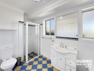 6 Tulloch Place, Dubbo