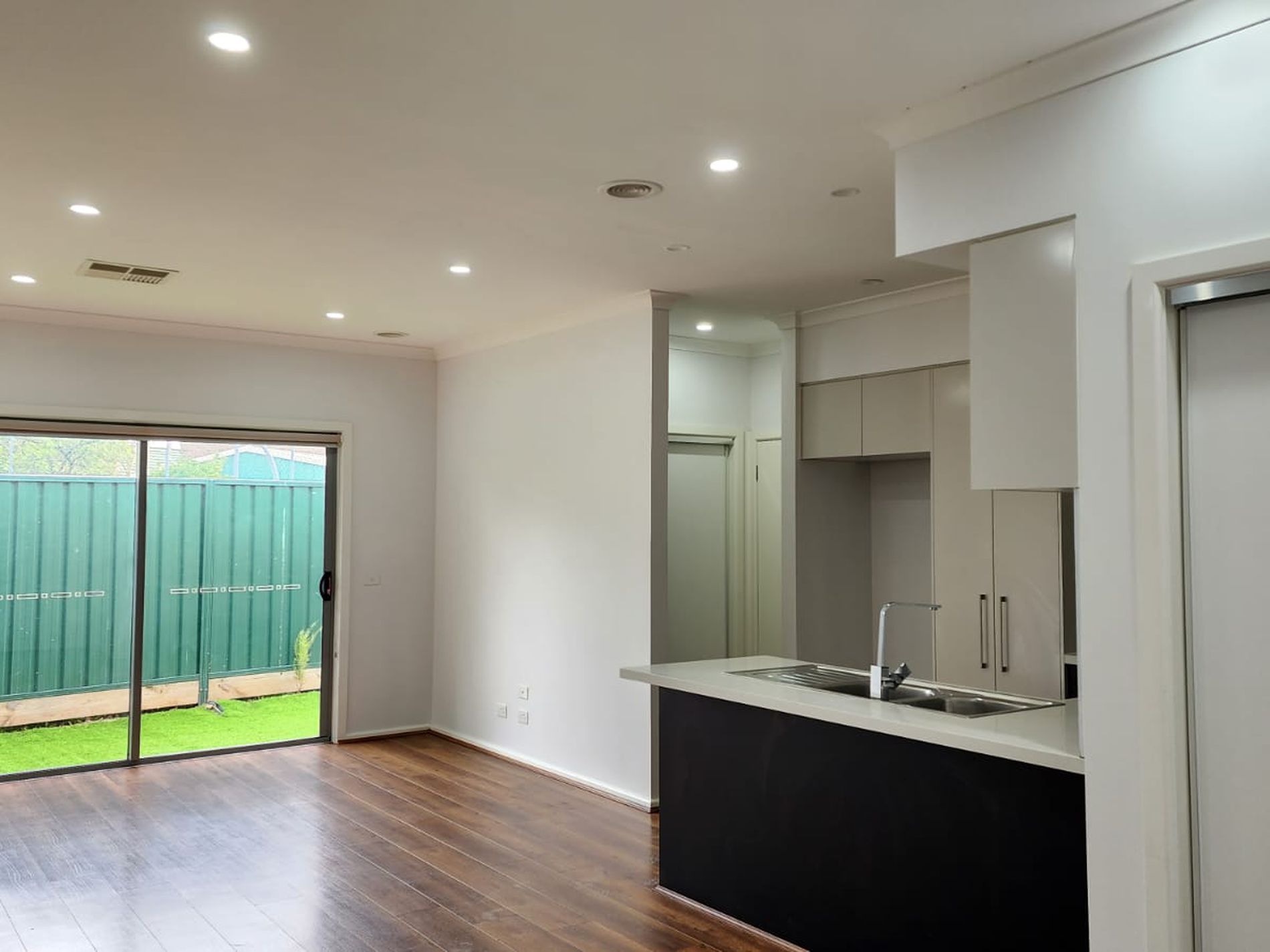 2 / 29 Cassowary Avenue, Werribee