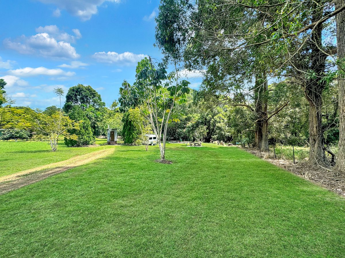 48 Russell Road West, Lake Eacham