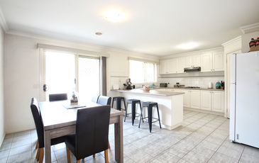 2 / 19 Abbey Rd, Narre Warren South