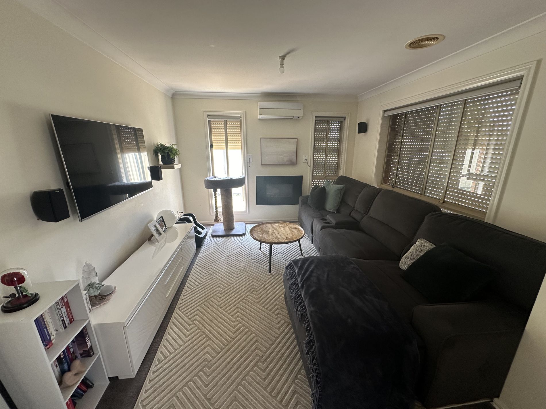 2 / 9 Halladale Avenue, Wyndham Vale