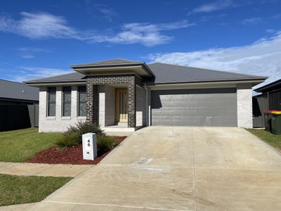46 Evesham Circuit, Tamworth