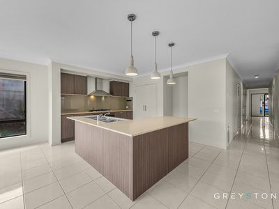 10 Caro Way, Fraser Rise