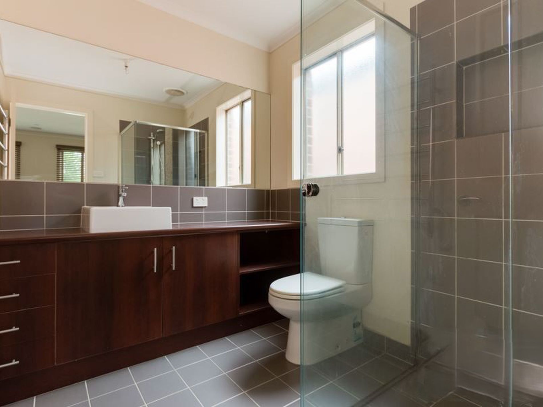 18 Tyndall Street, Cranbourne East