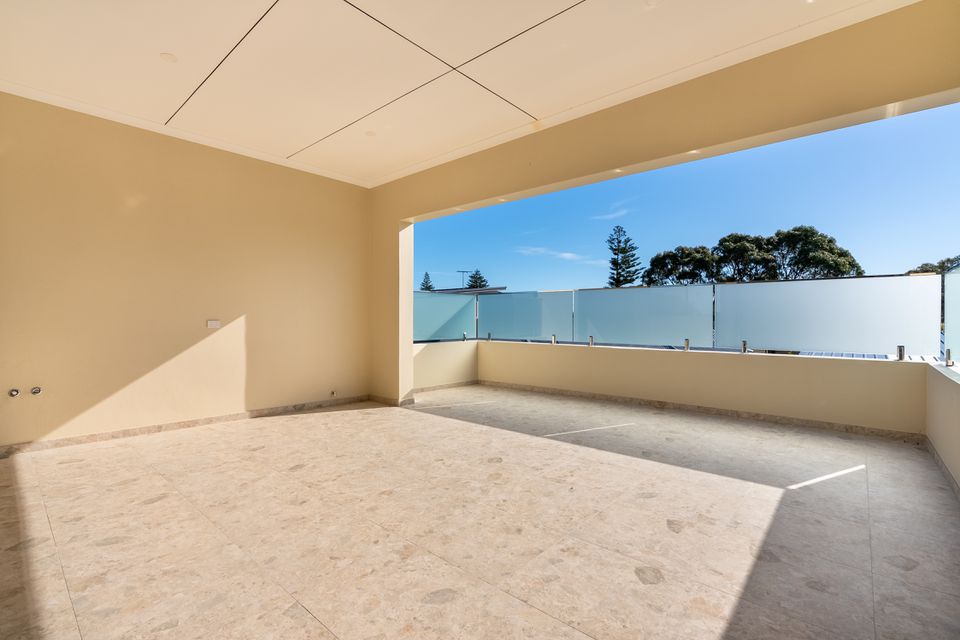 1 / 116 Gloucester Ave, Shoalwater