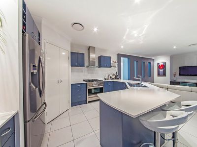 7 Brushbox Pl, Wakerley