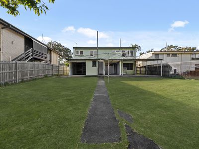104 Basnett Street, Chermside West