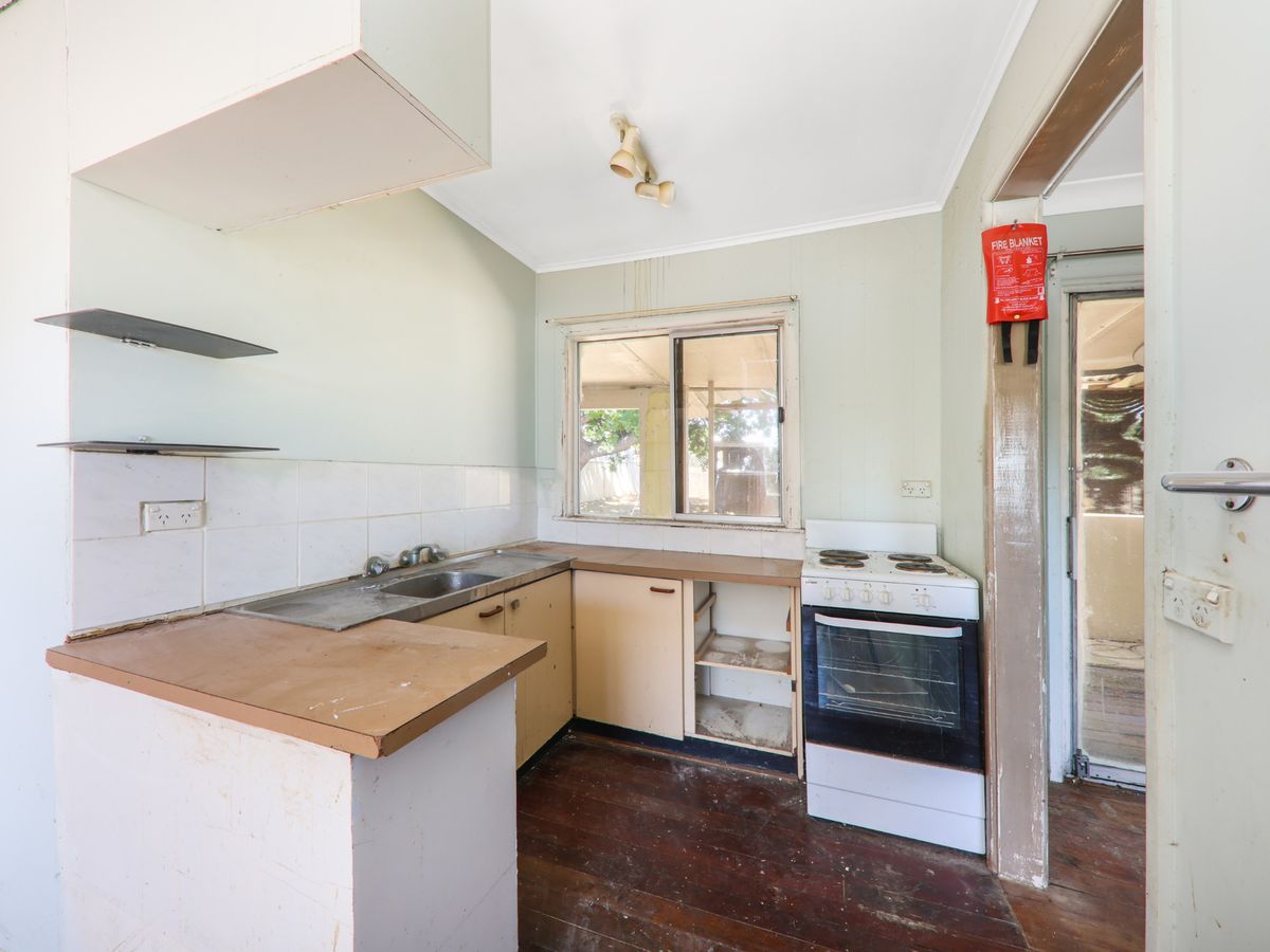 37 Brooke Avenue, Killarney Vale