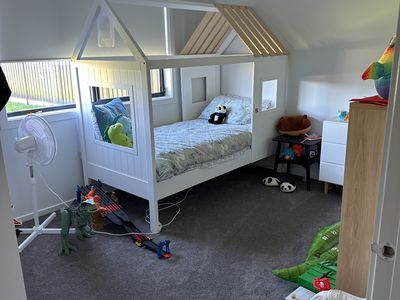 3 Pony Promenade, Seymour