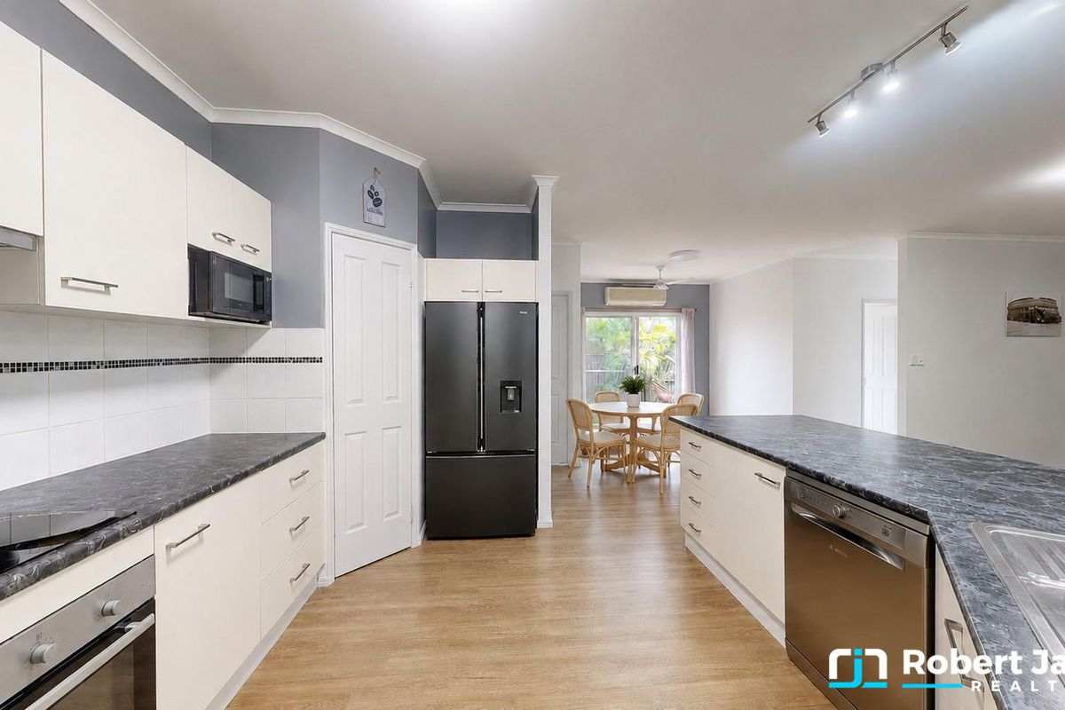 6 Driver Court, Tewantin