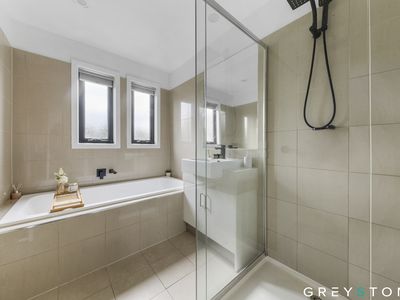 5 / 5-6 Chelsworth Place, Caroline Springs