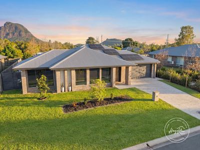 41 Ngungun Crescent, Glass House Mountains