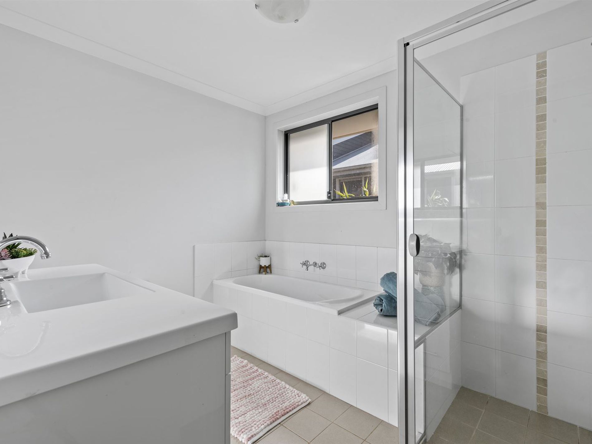 34 & 34A Gemini Way, Narrawallee