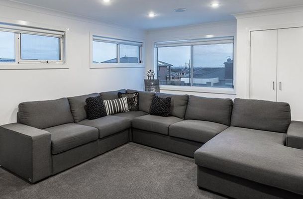 1 Battista Grove, Greenvale