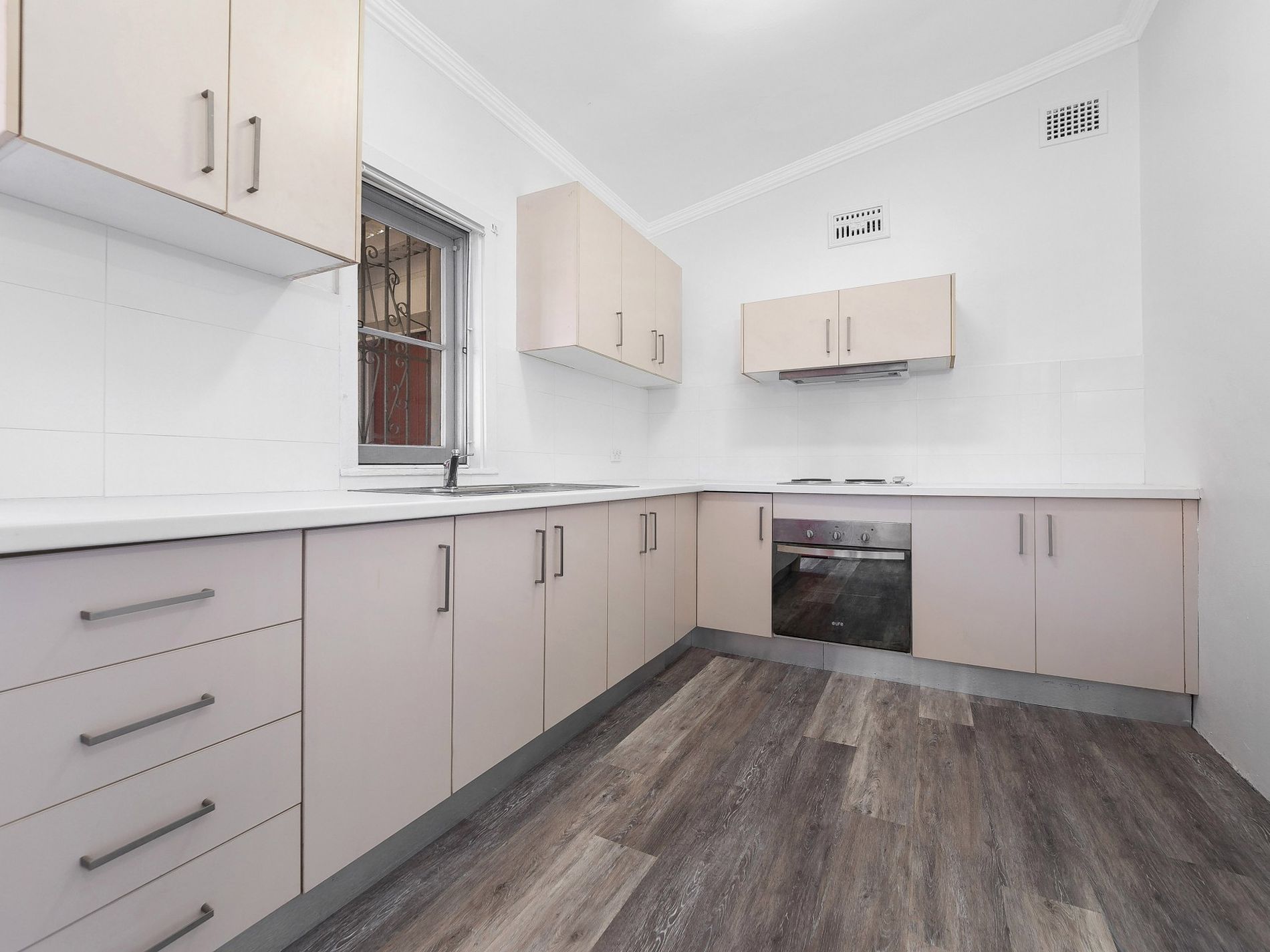 8 Wellington Street, Rosebery