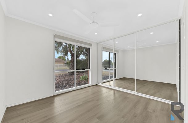 80 Mitford Crescent, Craigieburn