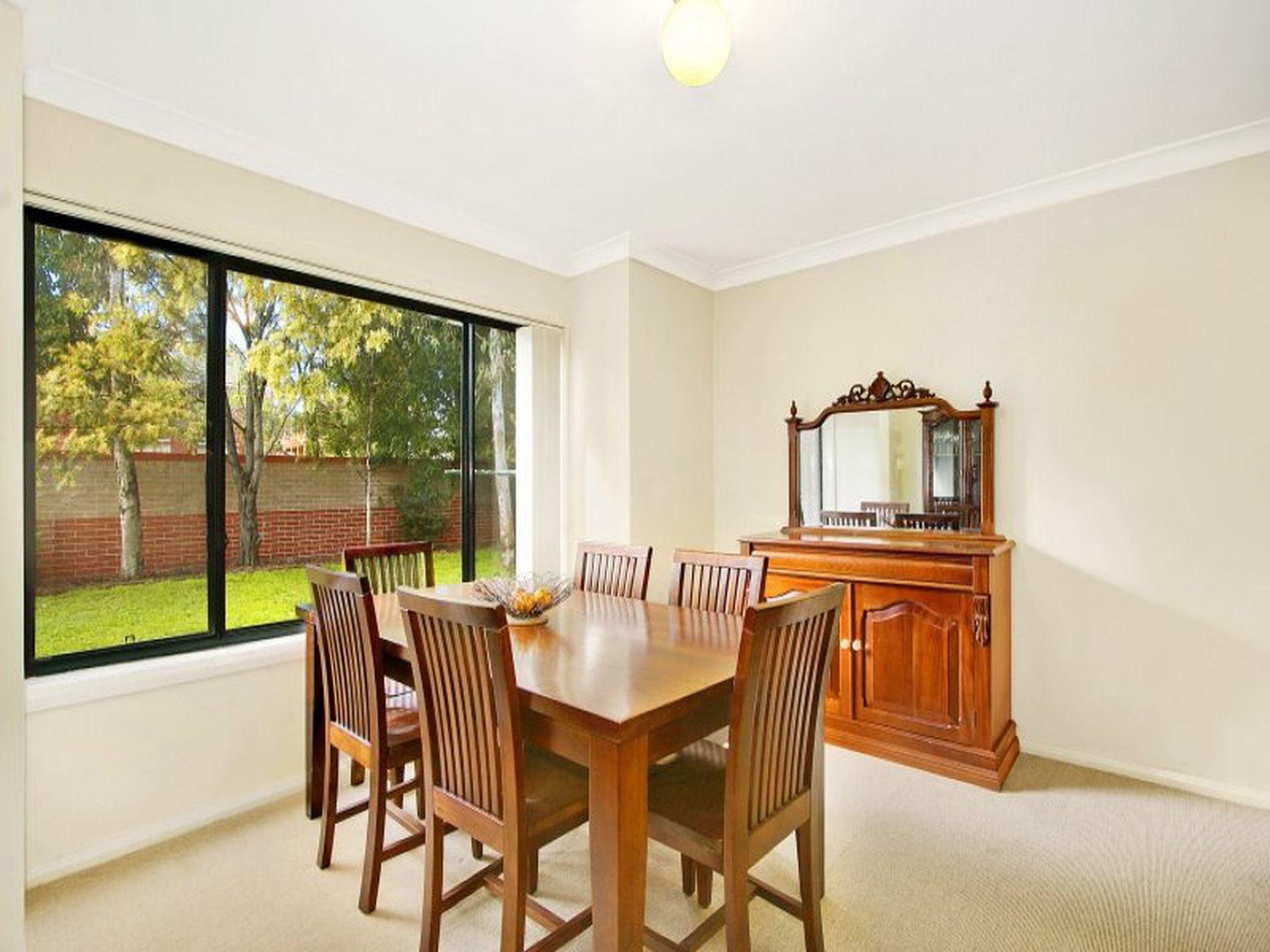 1 / 2 Parsonage Road, Castle Hill