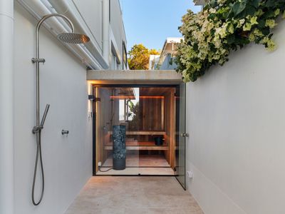 1 Balmoral Drive, Castle Hill