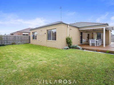 9 Rottness Drive, Armstrong Creek