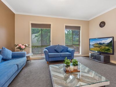 5 Sunrise Court, Strathdale