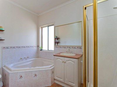 2 Holmes Road, Huntly