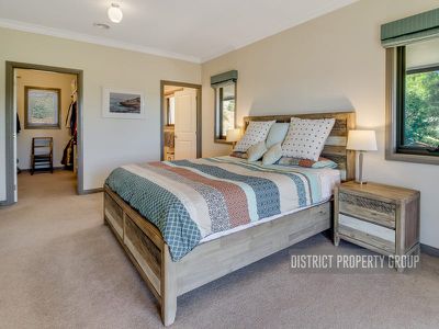 12 Bay View Way, Mountain Bay