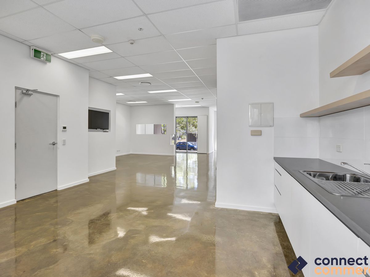 3 / 4 Firebird Street, Robina