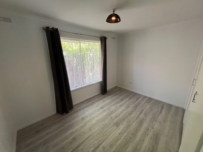 16 Sarsfield Street, Shepparton