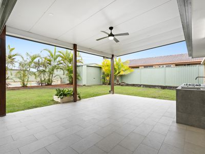 101 Universal Street, Oxenford