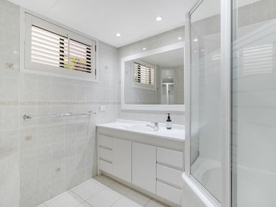 2 / 3 Robert Street, Labrador