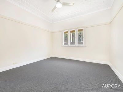 1/674 Logan Road, Greenslopes