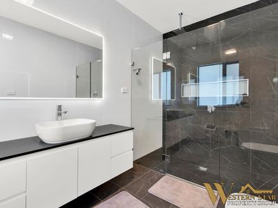 17 Redhaven Street, Caddens