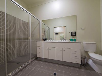 4 Hepburn Close, Wakerley